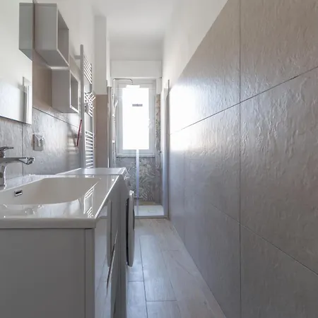 Luminoso Monolocale Zona Fondazione Prada Apartment