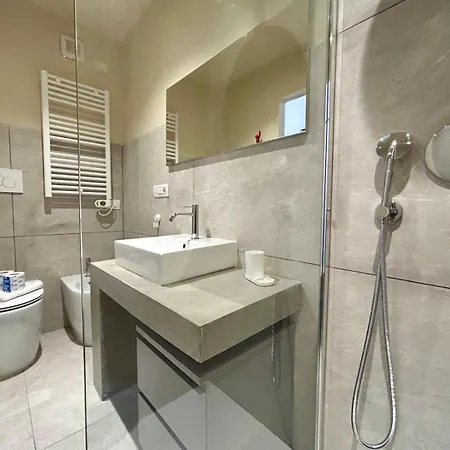 Kibilu - Via Cagnola - Arco Della Pace - Mm Moscova Μιλάνο