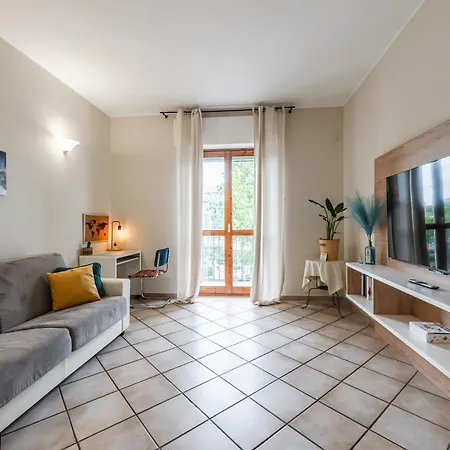 Apartment The Circle - Ampio Sui Navigli - Self-check In Milan