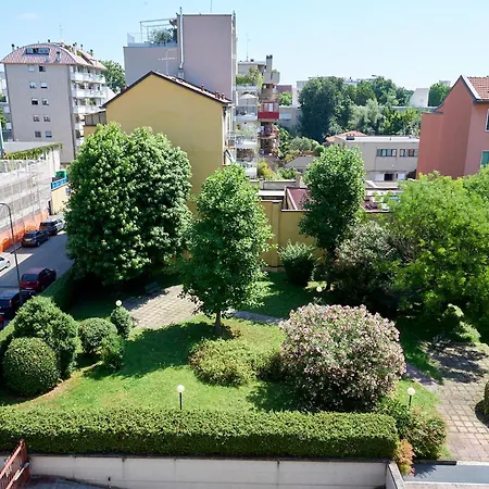 شقة -luminosa 5 Stars With Balcony- Wifi Netflix 15 Minutes From Duomo ميلان