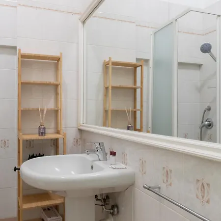 Apartamento Sanzio City Escape - 15min From Duomo