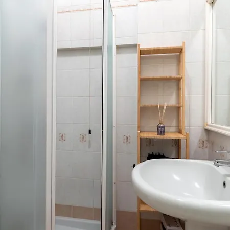 Apartamento Sanzio City Escape - 15min From Duomo Milán