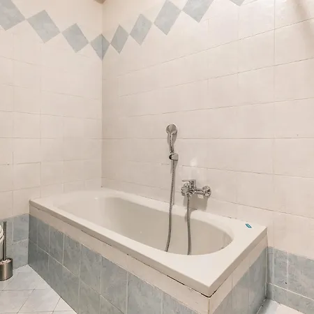 Confy 2pax- Via Tartini, 26