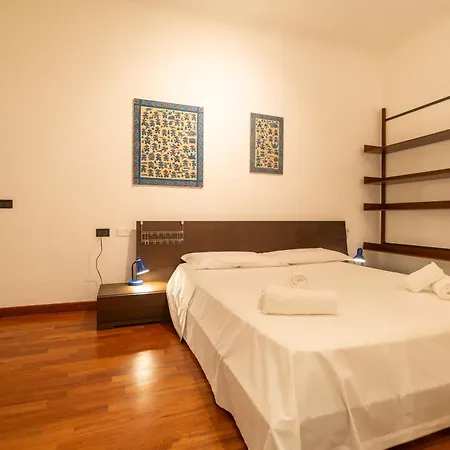 Quiet In Porta Venezia Apartment