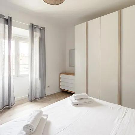 Tadino Ai Giardini Indro Montanelli By Halldis Apartment Mailand