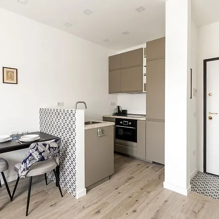 Tadino Ai Giardini Indro Montanelli By Halldis Apartment Mailand