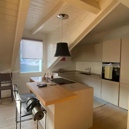 Attico Con Terrazzo Vicino Al Centro E Metro Apartamento *