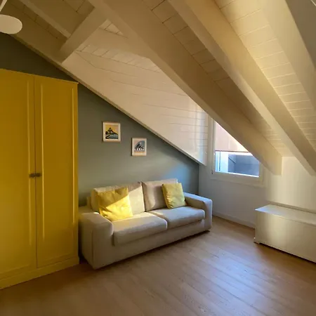 Apartamento Attico Con Terrazzo Vicino Al Centro E Metro *