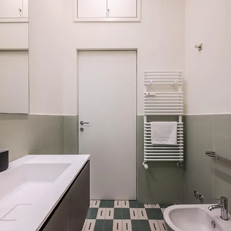 Spacious In Next To Metro * Milano