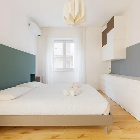 Brand New With Balcony Apartment Milan
