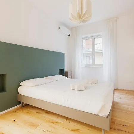 Brand New With Balcony Apartment Milan