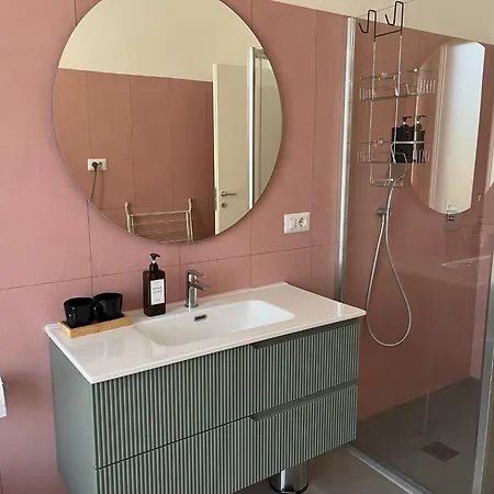 La Casa Di Zoe - Bocconi, Navigli Apartament *