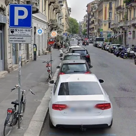 Apartament In Historic Building- Porta Venezia Mediolan