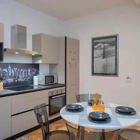 Apartment Ihost Cozy Console Marcello Milan