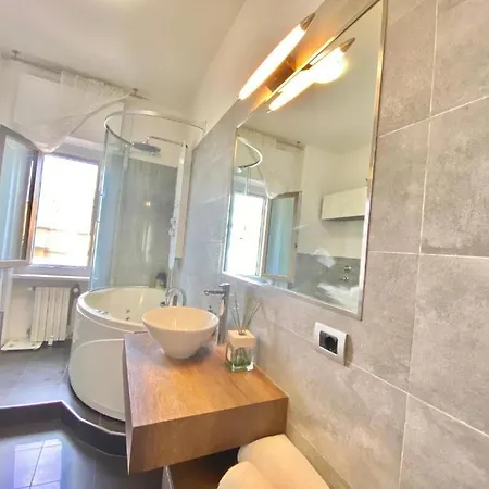 Апартаменты Bocconi Home, A Pochi Minuti Dal Centro Storico Di