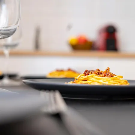 I Host - Pasteur 15-2