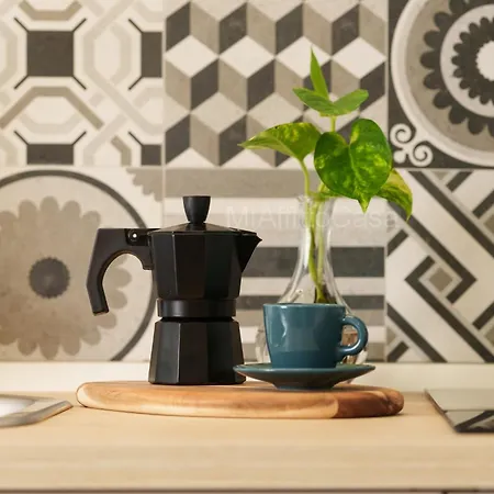 Looking 4 Station Center Milánó