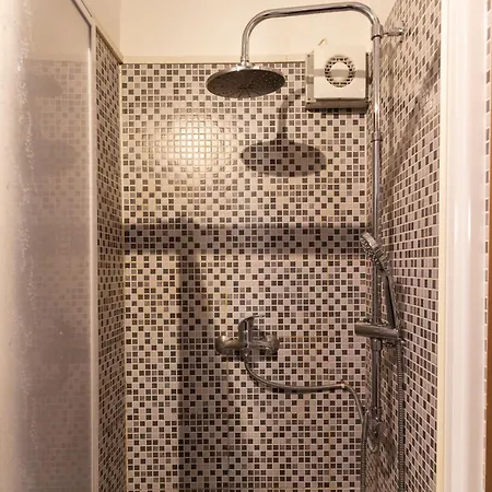 Casa Vittoria - Isola District