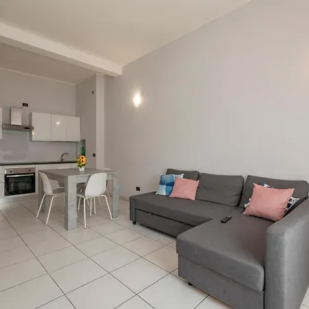 Xenia - Lovely In Citta Studi Apartamento