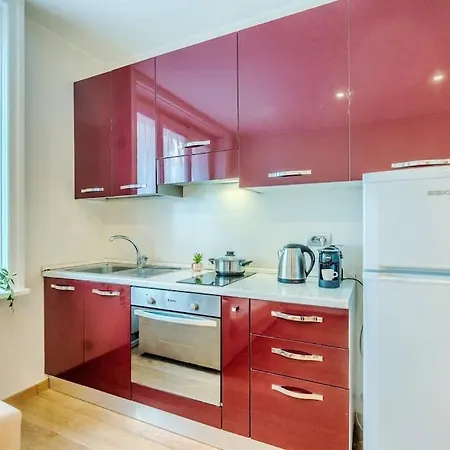 Duomo 15 Min Walk - Luxury Flat, Netflix And Wi-fi Apartment *