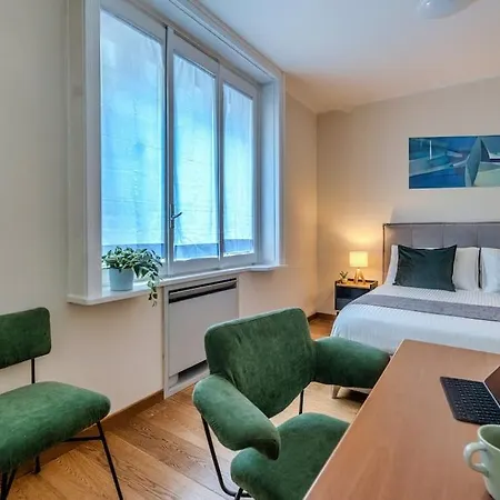 Duomo 15 Min Walk - Luxury Flat, Netflix And Wi-fi *