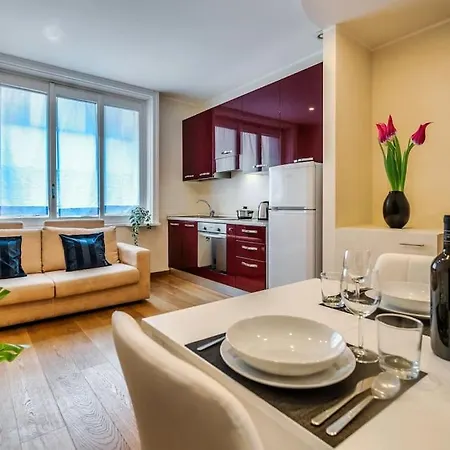 Duomo 15 Min Walk - Luxury Flat, Netflix And Wi-fi