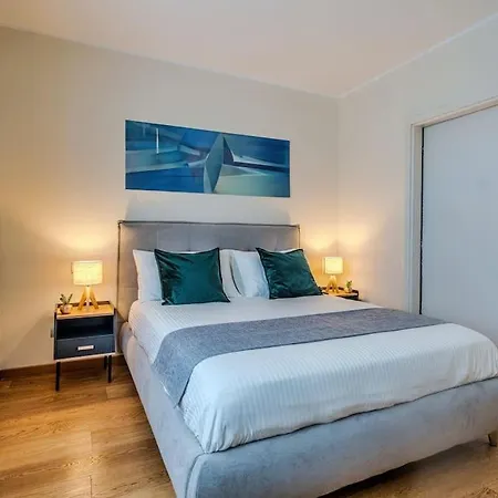 Duomo 15 Min Walk - Luxury Flat, Netflix And Wi-fi
