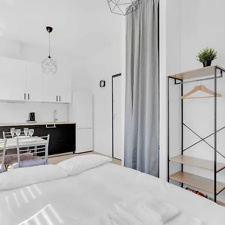 Апартаменты Nuovo E Confortevole, 4pax, Tram 24, Universita