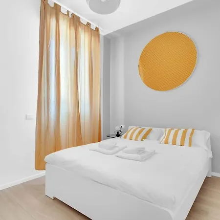 Apartment Nuovo E Confortevole, 4pax, Tram 24, Universita