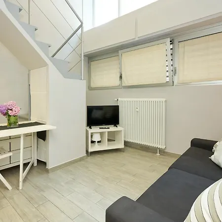 Appartement Design White Loft - 15 Minutes Walk From Station Milaan