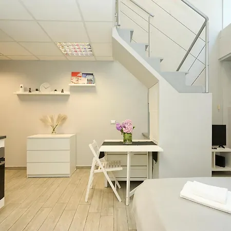 Design White Loft - 15 Minutes Walk From Station