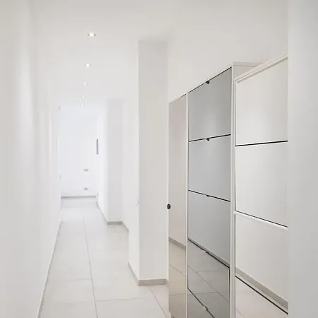 Easylife - - Padova 12 - Nolo Milaan