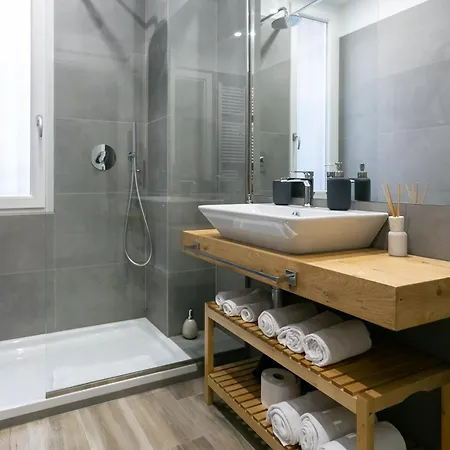 Milanofierapartments Duplex شقة ميلان