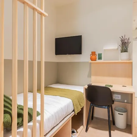 Well-located Campus Near Park Apartmán