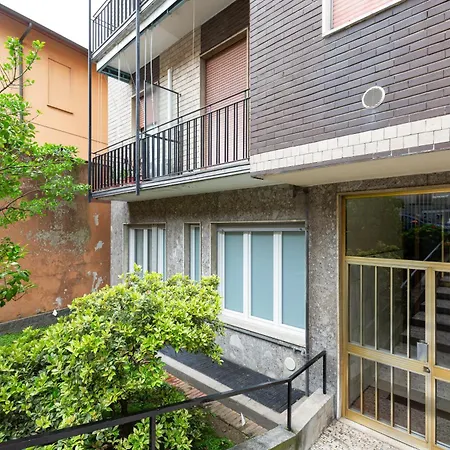 Martesana Cosy Apartment- M1 Gorla Red Line アパート *