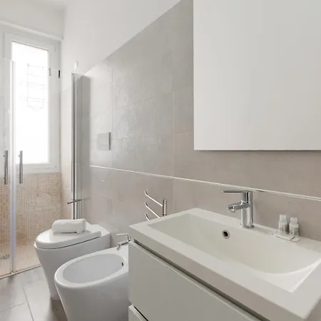 Martesana Cosy Apartment- M1 Gorla Red Line * Milan