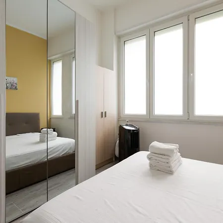アパート Martesana Cosy Apartment- M1 Gorla Red Line ミラノ