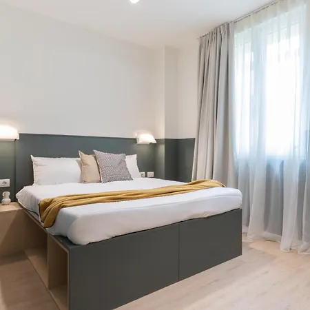 Well-located Campus Near Park Apartmán