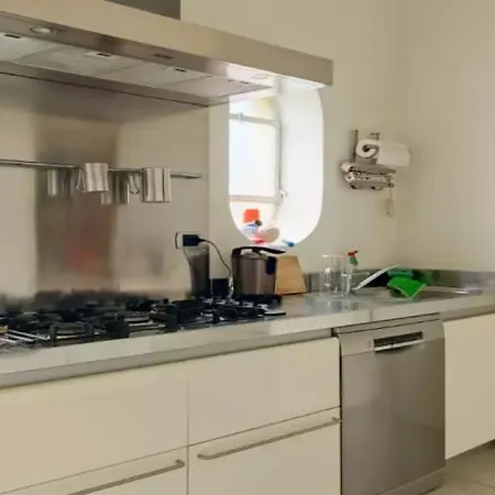 Guest house Stanza Nr 4 In Incantevole In Zona Solari Milan
