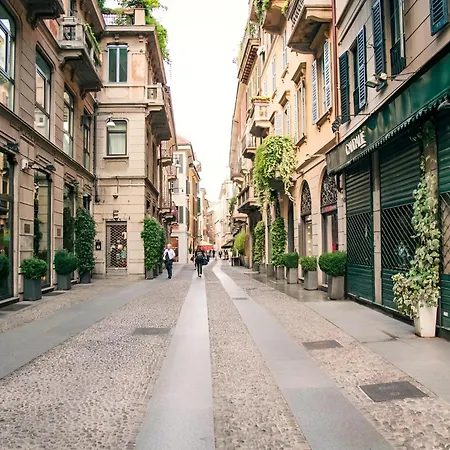 Brera Vip Spotlight - Brera - Duomo - Castello Sforzesco - Lanza Metro M2 *