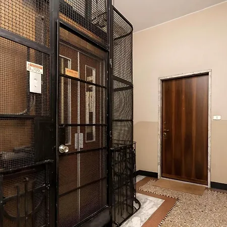 Loretta's Space - Buenos Aires Metro M1 & M2 - Central Station