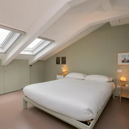 Xenia - Attic In San Siro Area Apartment