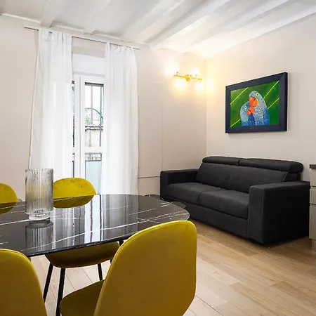 Arco Della Pace - Stylish In The Heart Of Mailand