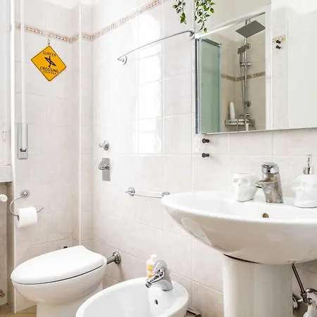 Domusmi Massarenti アパート