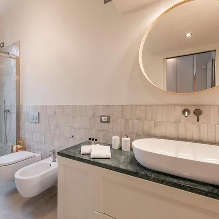 Sempione, 51 Ampio E Luminoso