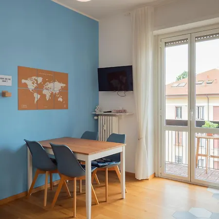 Xenia - Colorful In Citta Studi Area Apartment