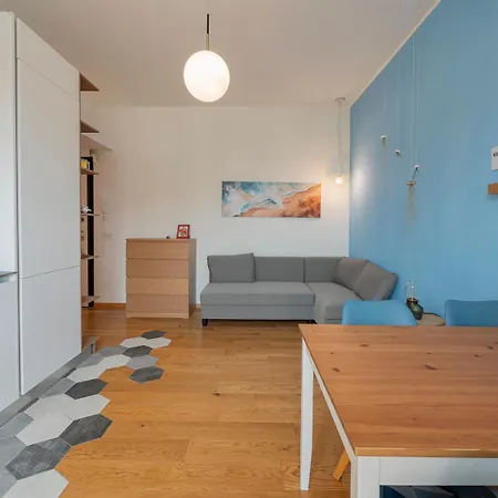 Xenia - Colorful In Citta Studi Area * Mailand