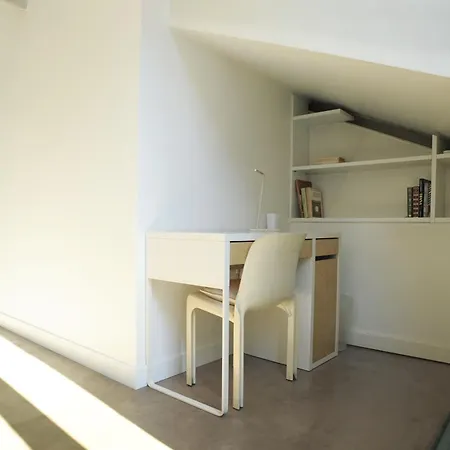 Sant Ambrogio With Private Terrace In Shared Flat * 밀라노