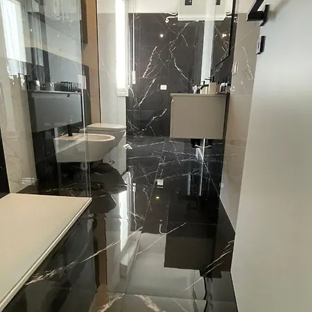 Luxury 100 Mq A Stone's Throw From The Duomo Milan