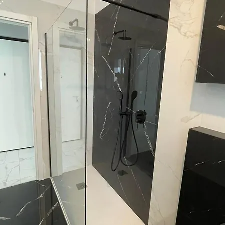 Luxury 100 Mq A Stone's Throw From The Duomo Apartment